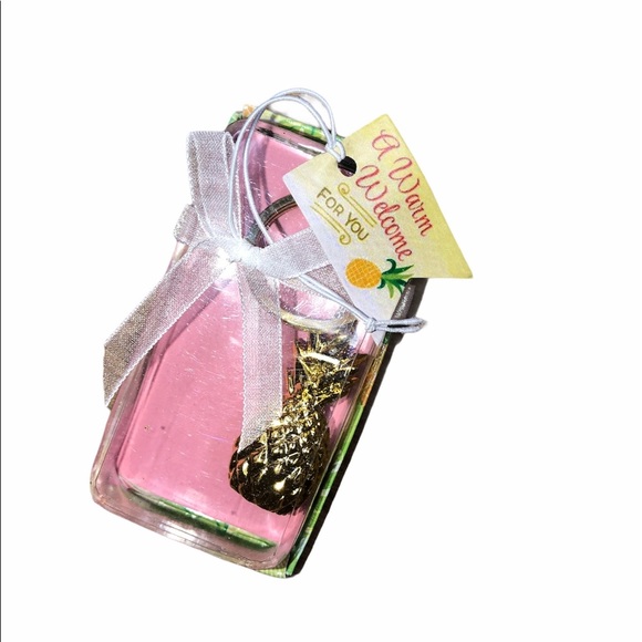 Gold pineapple key ring new home welcome gift - Picture 1 of 4